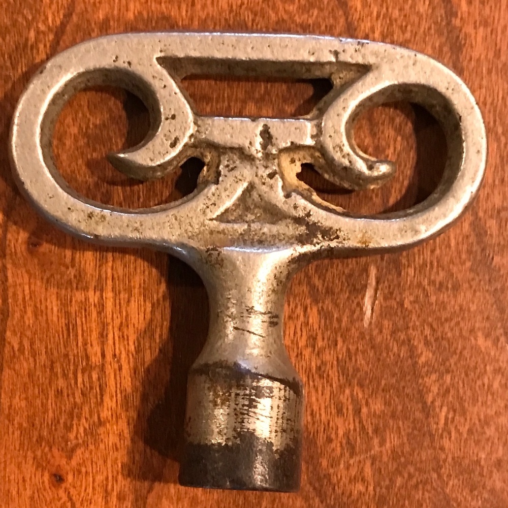 VINTAGE GRANDFATHER CLOCK WINDING KEY